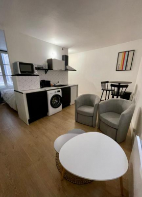 Place St Epvre - Cosy studio rénové